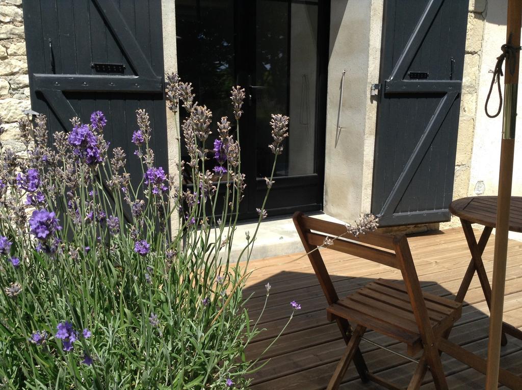 エグファイユ・ドニ La Grange D'Aunis Bed & Breakfast 部屋 写真