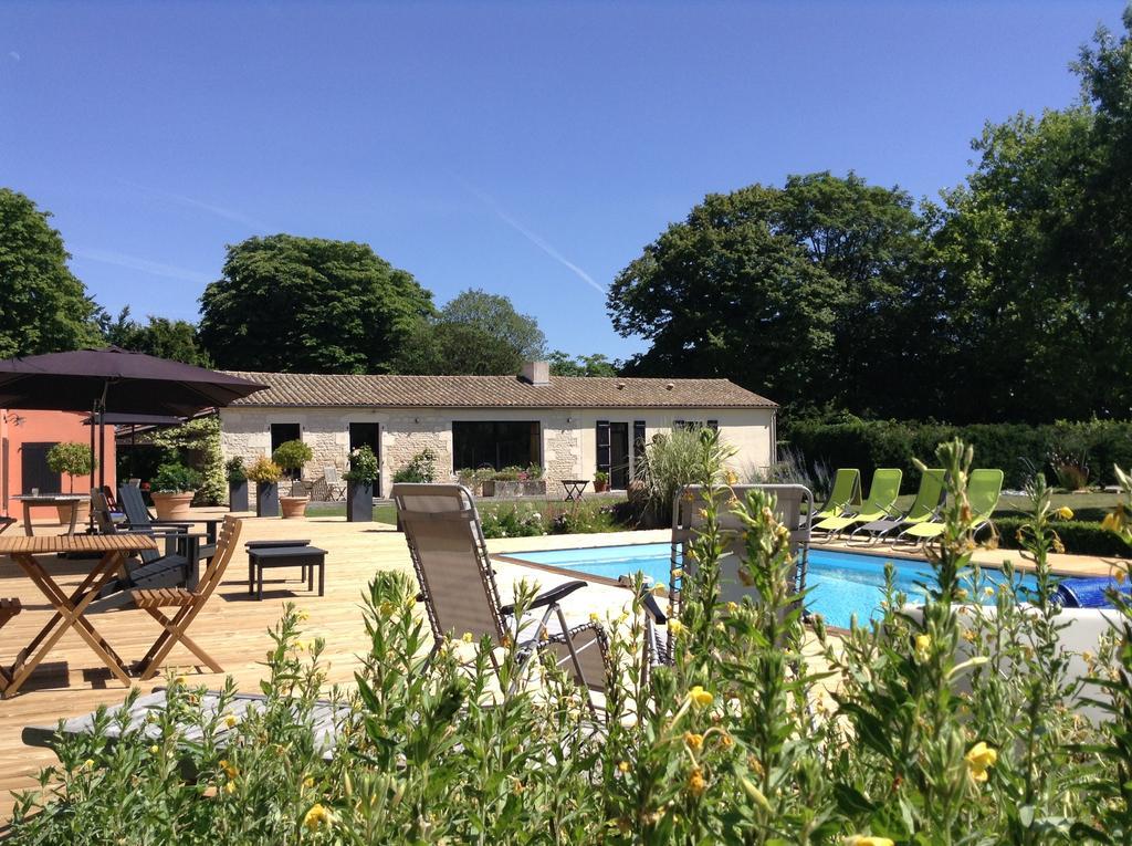 エグファイユ・ドニ La Grange D'Aunis Bed & Breakfast エクステリア 写真