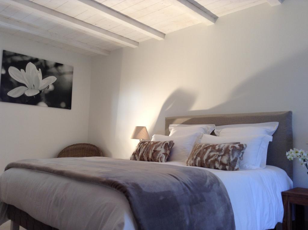 エグファイユ・ドニ La Grange D'Aunis Bed & Breakfast 部屋 写真